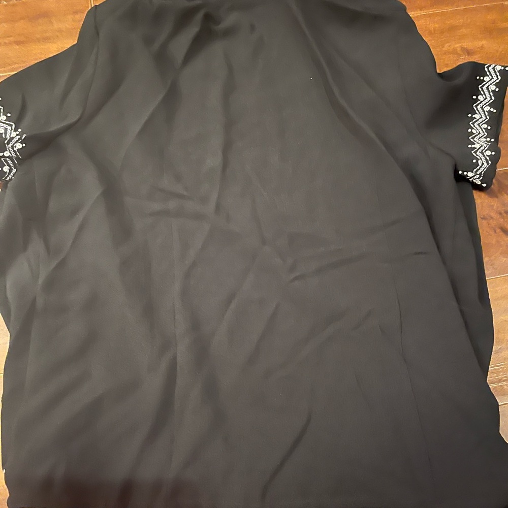 Alfred Dunner Black and White Blouse - Picture 6 of 6